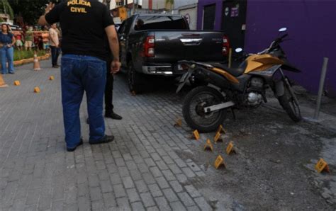 PM em carro do TJ é suspeito de atirar em garota de programa。